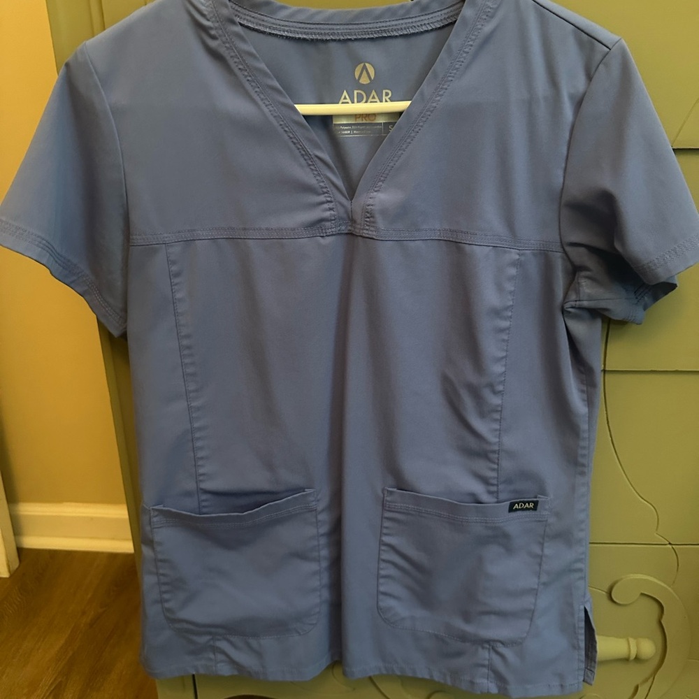 Scrub top